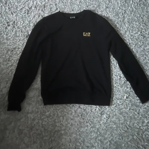 Ea7 sweatshirt - Säljer min Ea7 sweatshirt, ny skick, pris kan diskuteras 