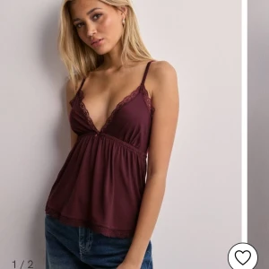 Linne - Säljer mitt röda linne från Nelly , pga det är för litet 💘