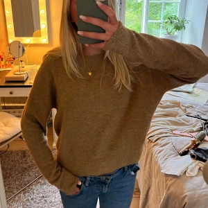 Stickad tröja - Jätte fin och mysig stickad tröja från hm❤️