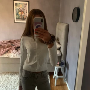 En vit kofta💗 - En vit kofta från hm💗