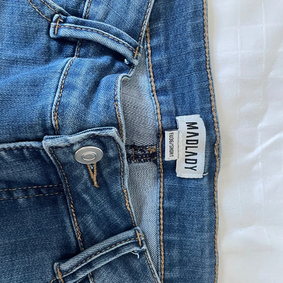 Snygga lågmidjade jeans för korta tjejer  - 90