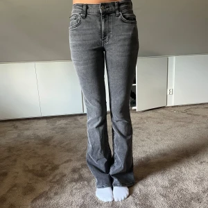 Ginatricot jeans  - Ginatricot jeans, aldrig använda. 