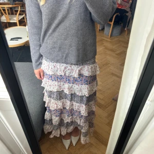 Maxikjol Maje - Säljer eftertraktad kjol från Maje i storlek 36. Säljs inte längre 💕