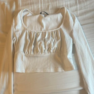 Vit tröja  - Bra skick 