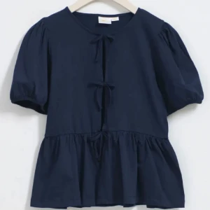 Blus Gina tricot  - Jättesöt blus från gina tricot som passar xxs-xs💖💖