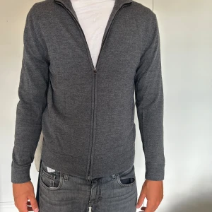 These glory days tröja i merinoull - Lite använd med i bra skick.  Storlek M