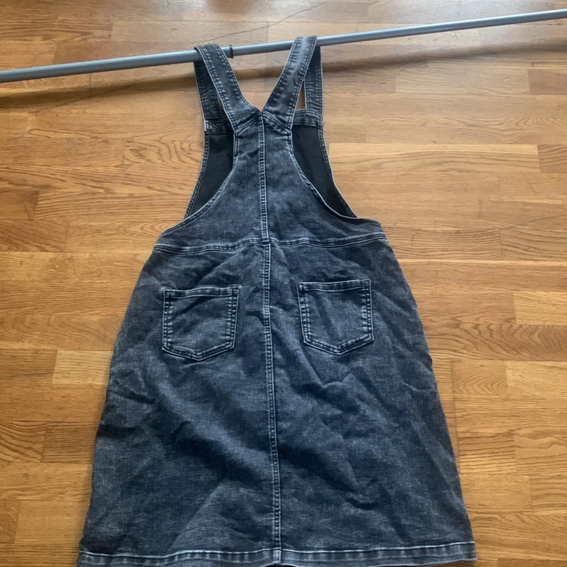 Grå jeanskläning - 90