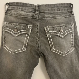 Low waist Bootcut jeans  - Low waist jeans från Gina i storlek 158! Dem är i bra skick och endast använd 1 gång pga att dom var för små