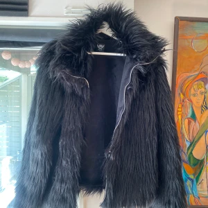 Handgjord pälsjacka  - Vira exclusive jacka 5 exempelar gjorda, har använt den 2 gånger 