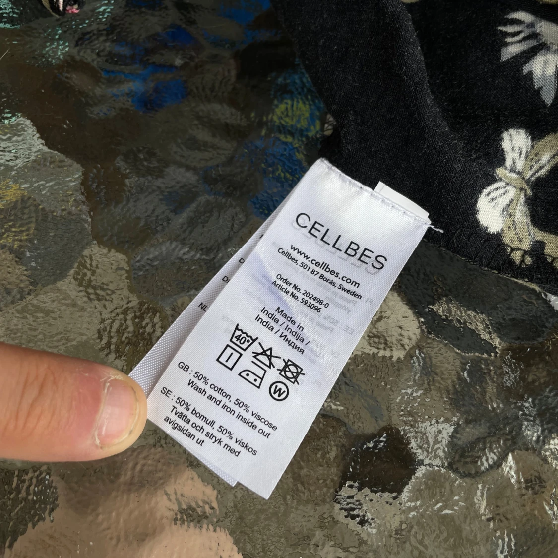 Vacker klänning med blommönster. Cellbes. Strl 46/48 - 93