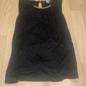 Svart blus - Skicket:väldigt bra