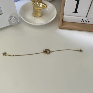 armband edblad - säljer detta jättefina armbandet från edblad, knappt använt💞nypris 400 säljer för 250 💞