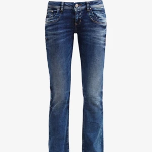 As snygga LTB jeans - Oanvända LTB jeans i modellen Blue Addicted. Sömmen längst ned är dock uppsprättad med det är inget man tänker på🥰  Ny pris 899