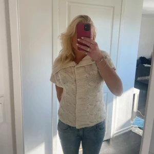 Gap kofta  - Så fin och unik kofta som ej kommer till användning! Sänkt pris pga små defekter men de är i princip obetydliga 🥰🥰