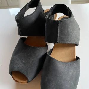 Skor - Storlek 39. Använda få ggr. Moheda