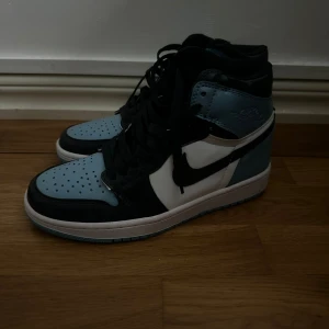 Air jordan 1 high unc obsidian - Storlek 38 ds