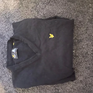 Lyle scott tröja - Stickad lyle scott tröja skick 9/10. Pris kan diskuteras 