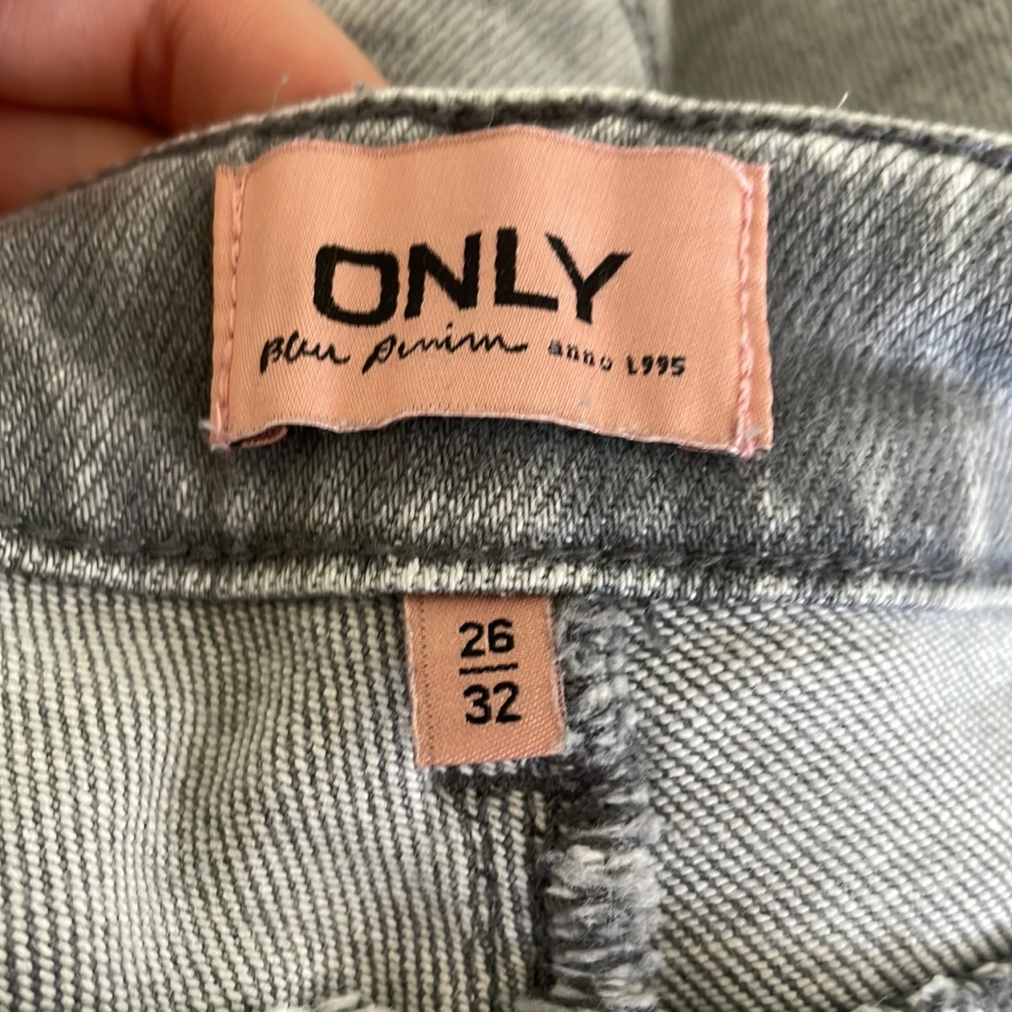 Light grey high rise jeans  - 92