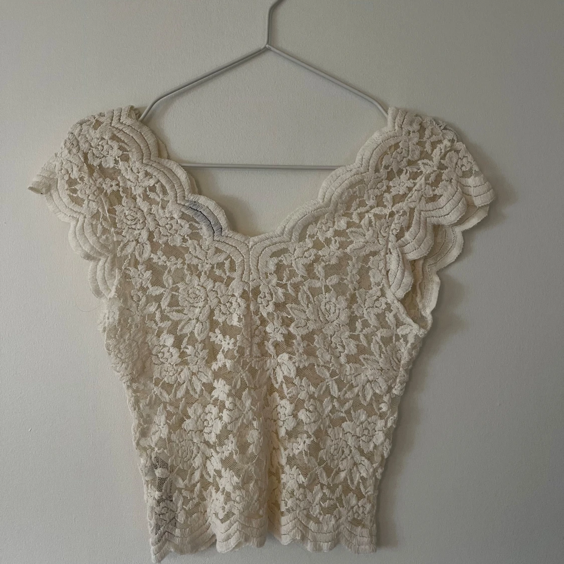 Spetstopp krämvit🤍 - 90