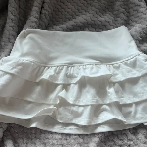Söt kjol🎀 - Säljer denna kjolen jätte söt verkligen ❤️