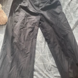 Lågmidja kostymbyxor  - Helt nytt men tycker inte om det, Lågmidja helt bra 