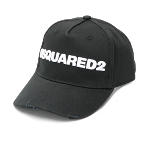 DSQUARED2 KEPS - Säljer min DSQUARED2 keps från Farfetch. Kvitto finns. Endast använd en gång. Nypris 1500kr mitt pris 900kr.  Köparen står för frakten🩷