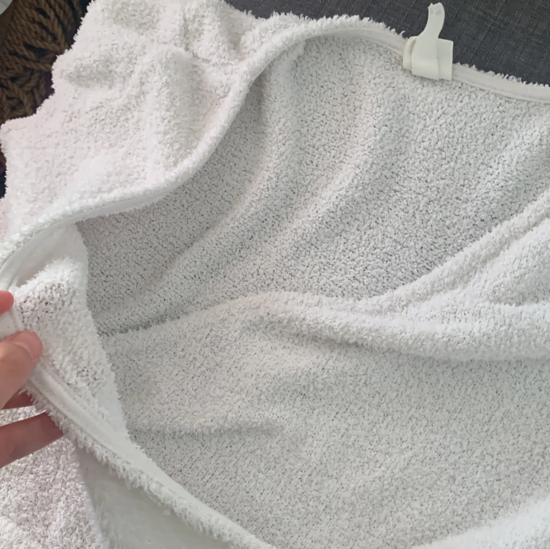 Vit lurvig Criss-Corss tröja - 91