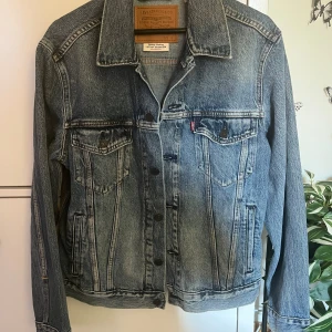 Levis jeans jacka  - Aldrig använd 