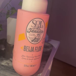 Sol de Janeiro body wash lukt 68💘💗 - Helt ny, pris i butik är 359kr men säljer för 199.  Body wash från sol de Janeiro i lukt 68 💘🙌 