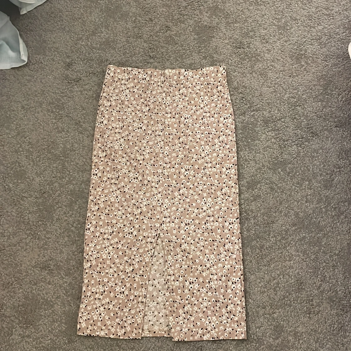 Medium lång kjol - 90