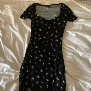 Klänning - Jätte fin sommarklänning💘 aldrig använd💕