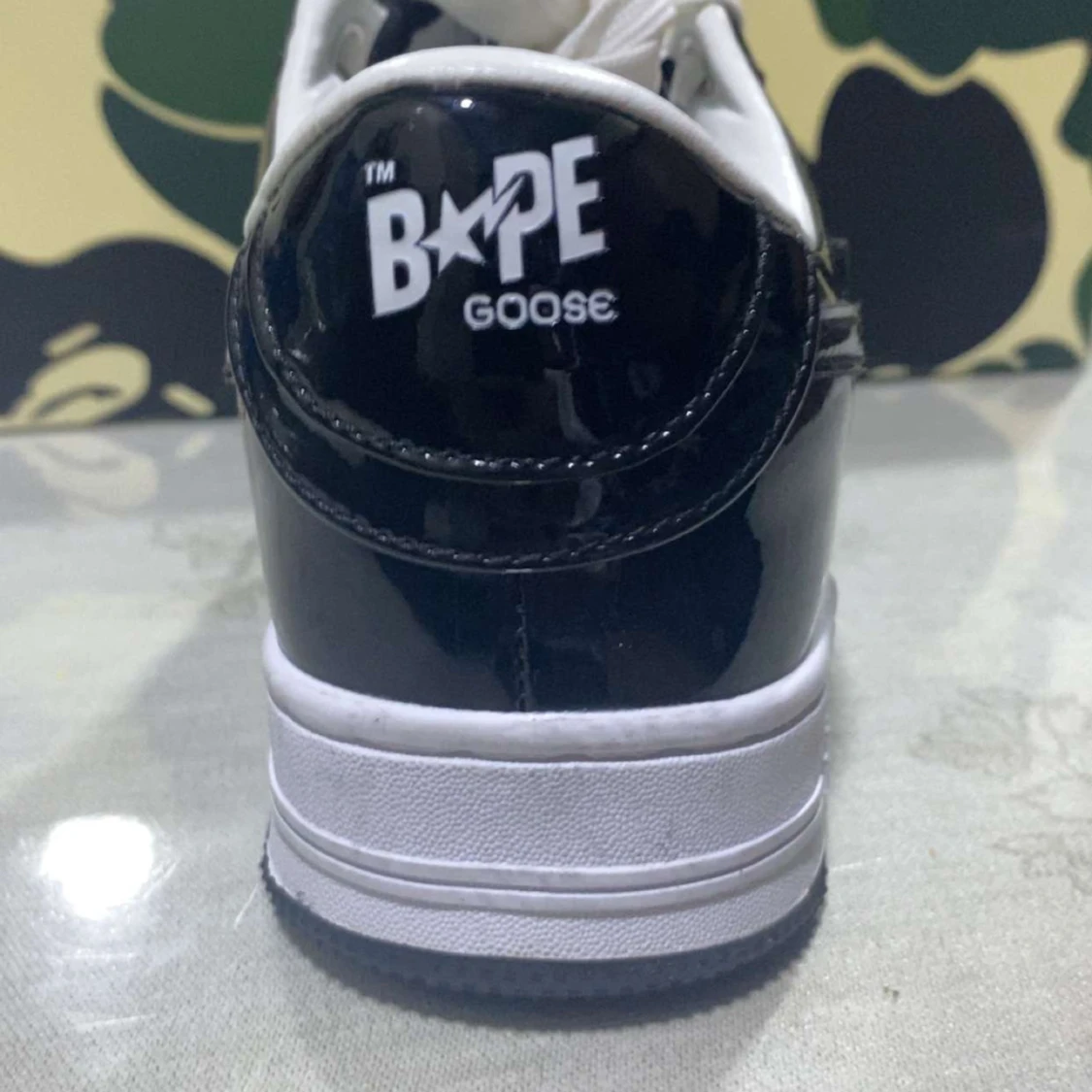 Hej! Säljer bape skor och paketet ingår. Storlek 40 fast passar 39. Helt nya oanvända. Hör av er vid frågor  - 90