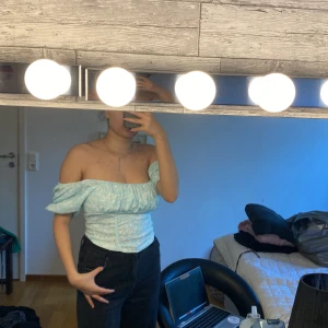 Sommartröja  - Köpt från GinaTricot för nått år sedan Strl M 