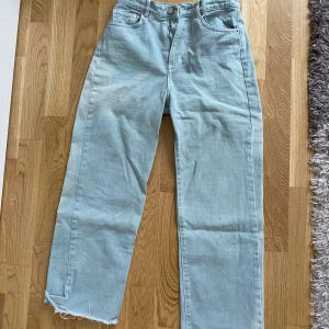 Mom Jeans - Pris kan prutas!