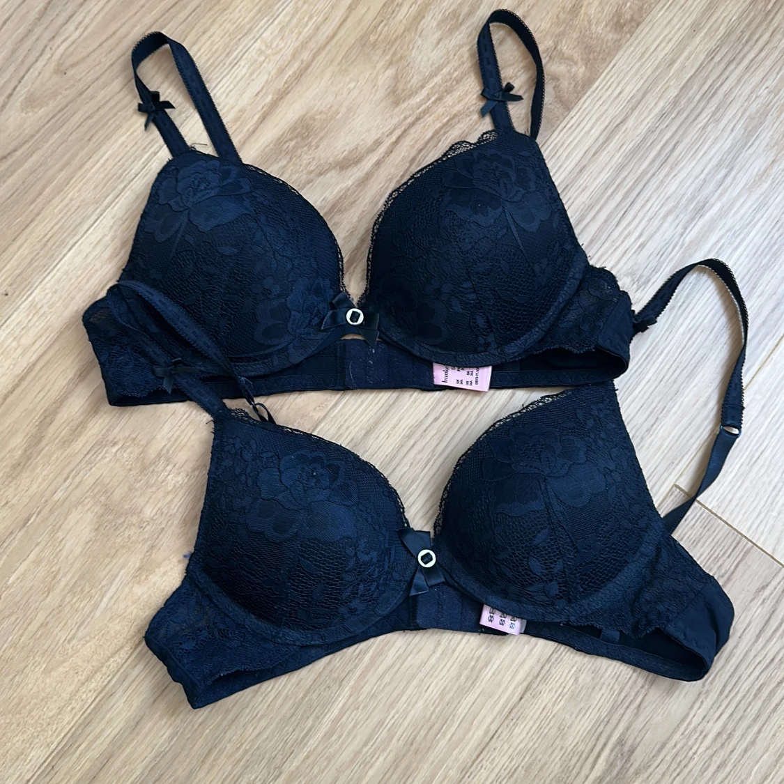 2 st BH från hunkemöller!