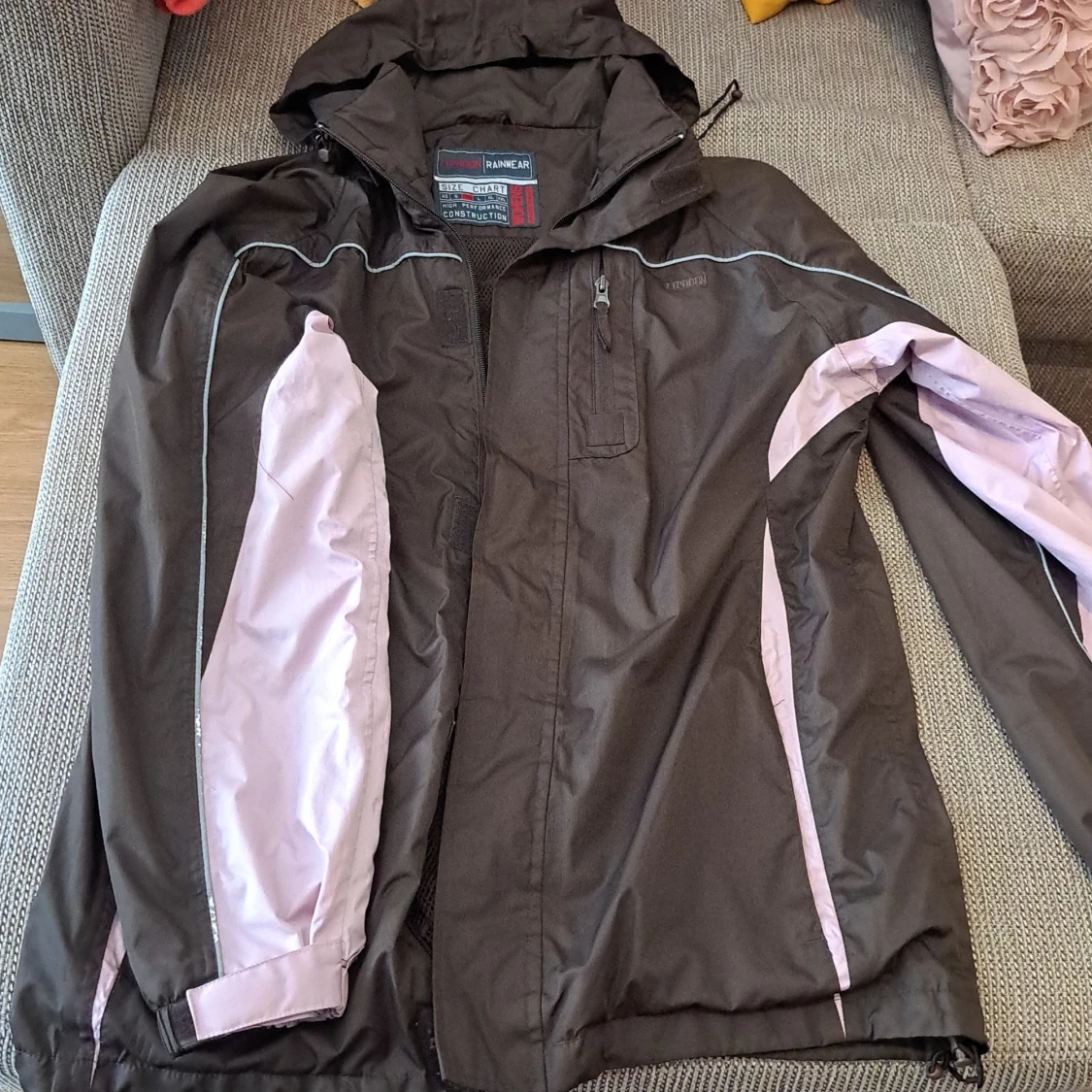 Svart och rosa vindjacka från Karrimor - 91