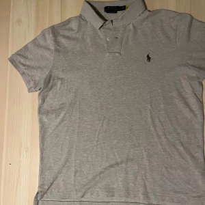  Ralph Lauren piké, använd en gång! -  Ralph Lauren piké, i nyckick endast använd en gång. Storlek M, nypris 1500kr 