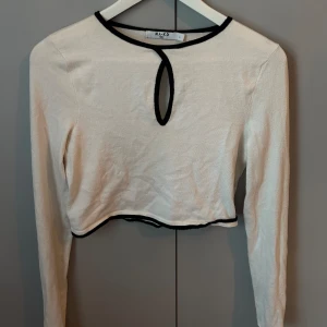 Tröja NA-KD  - Snygg topp från nakd 