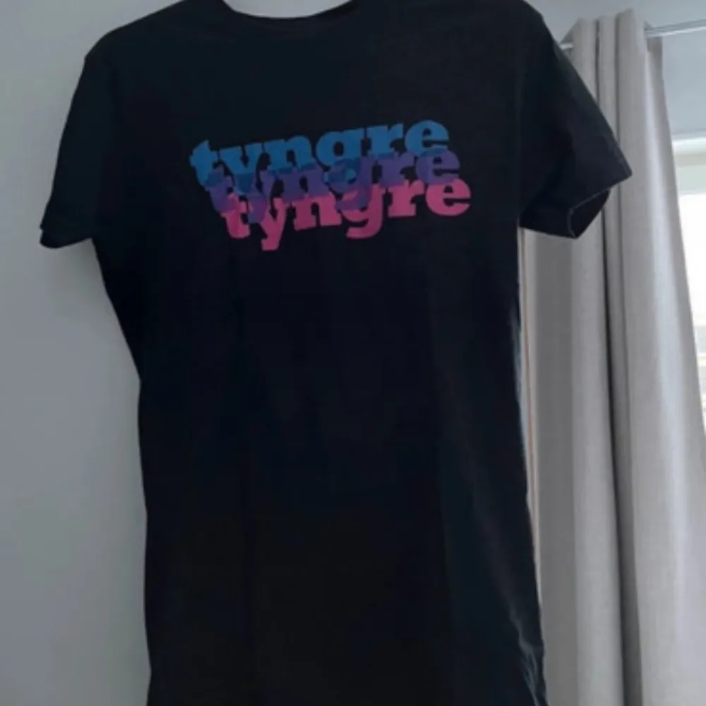 Fin t-shirt från tyngre! Storlek ”men S” men passar även kvinnor cirka M!. Sportswear.