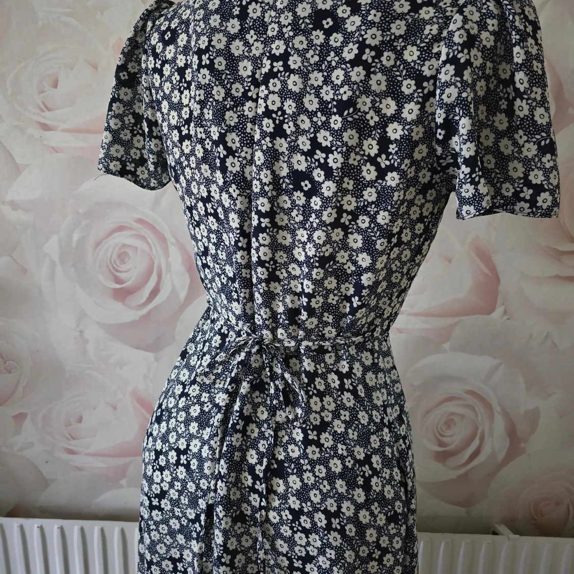 Kort tunn blommig klänning - 91