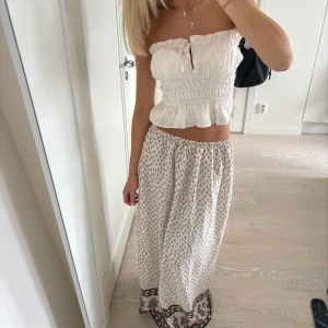 Långkjol  - Superfin långkjol, aldrig använd 