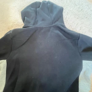 Nike tech fleece  - Jag säljer denna för att jag har bytt stil och den kommer aldrig till användning 