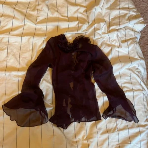 Blus - Väldigt fint skick, knappt använd, strl xs