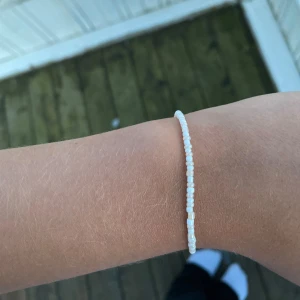 Pärlarmband  - Hemmagjort pärlarmband  Aldrig använt 