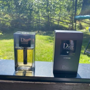 Dior Homme Intense - Säljer nu min Dior Parfym då jag rensar bland min kollektion. Kommer med full presentation. 45 av 50ml. Tar emot byten så de är bara att skriva, mest intressant att byta mot är SWY Intensley, PDM Sedley, men det är bara att ge förslag