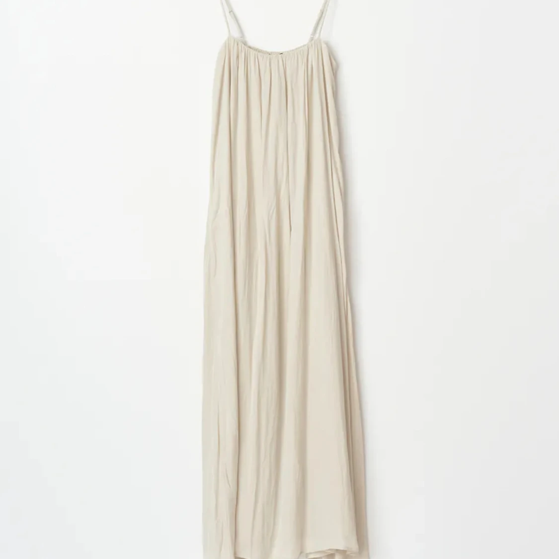 vit långklänning  - 91