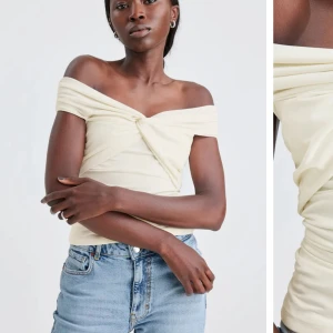 offshoulder topp - OBS säljer den svarta! Topp i XS från bikbok knappt använd och slutsåld på hemsidan🩵