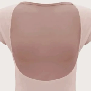 T-Shirt utan rygg - Jättefin rosa tröja🌸 den är i storlek S. Aldrig använd.