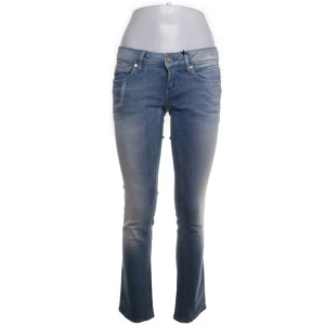 G-Star Raw jeans  - Superfina G-Star raw jeans i storlek 36 som jag köpte på sellpy men då dom inte passade säljer jag dom vidare💕