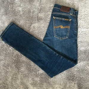 Nudie Jeans  - Säljer dessa feta Nudie Jeans. Skick 9/10 och säljs för att dem inte passa. Nypris ligger på 1700kr.